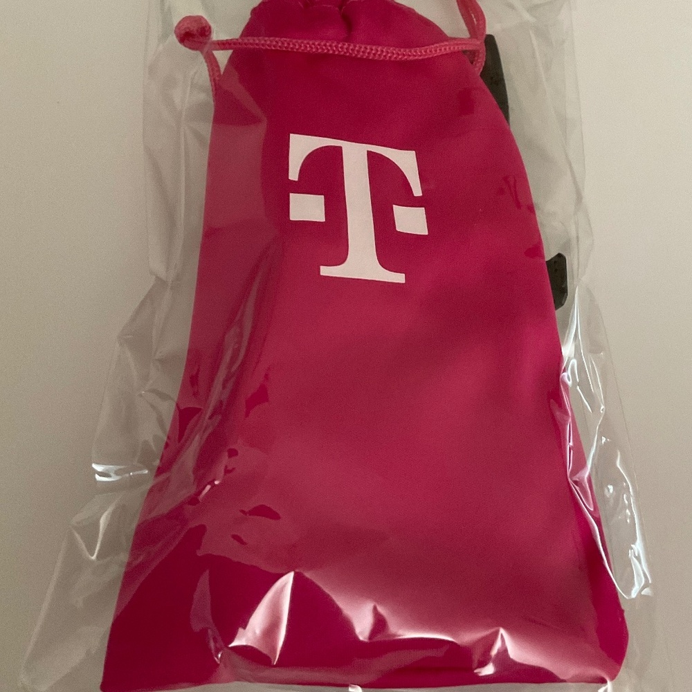 T-Mobile Beach Set Sunglasses Beach Towel Pink Fishnet Sarong/Wrap With Fringe - Picture 3 of 10